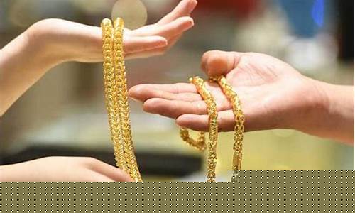 金价暴涨金店人多吗,金价上涨买好不好
